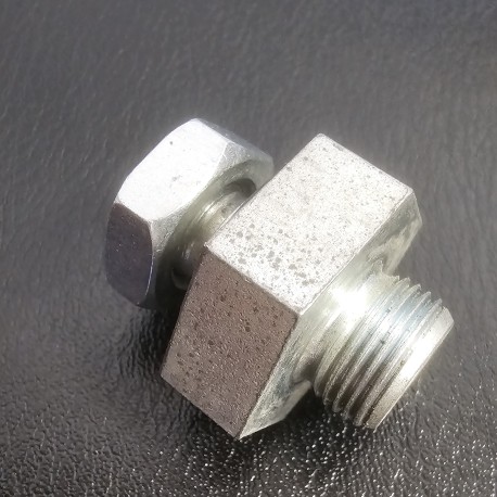 Vis centrale de culasse pour maintien capot